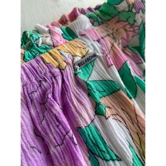 XS | Billabong | cute summer beach romper - Picture 4 of 11